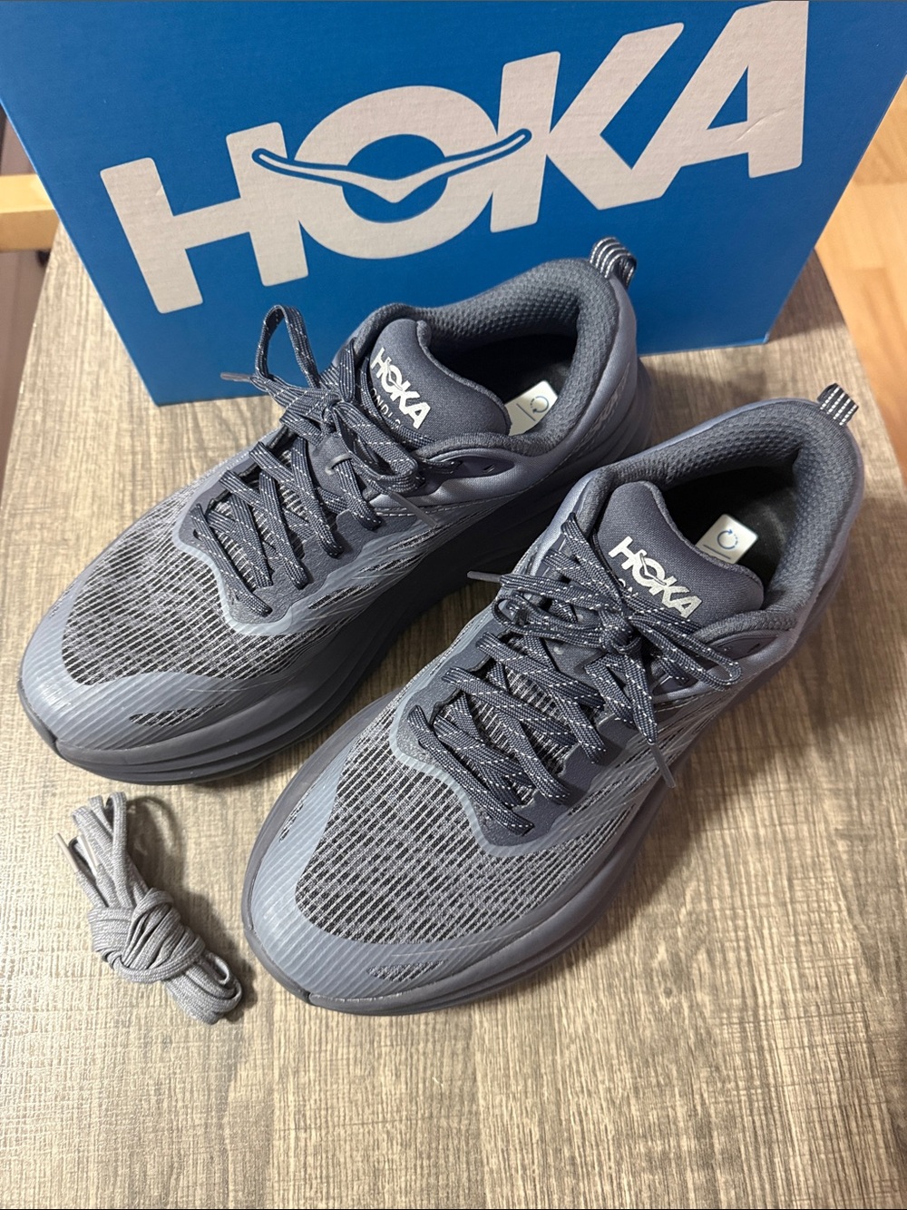Like New Hoka Unisex Dark Gray Bondi 8 Caged Shoes Women Sz 10.5, Men Sz 9.5